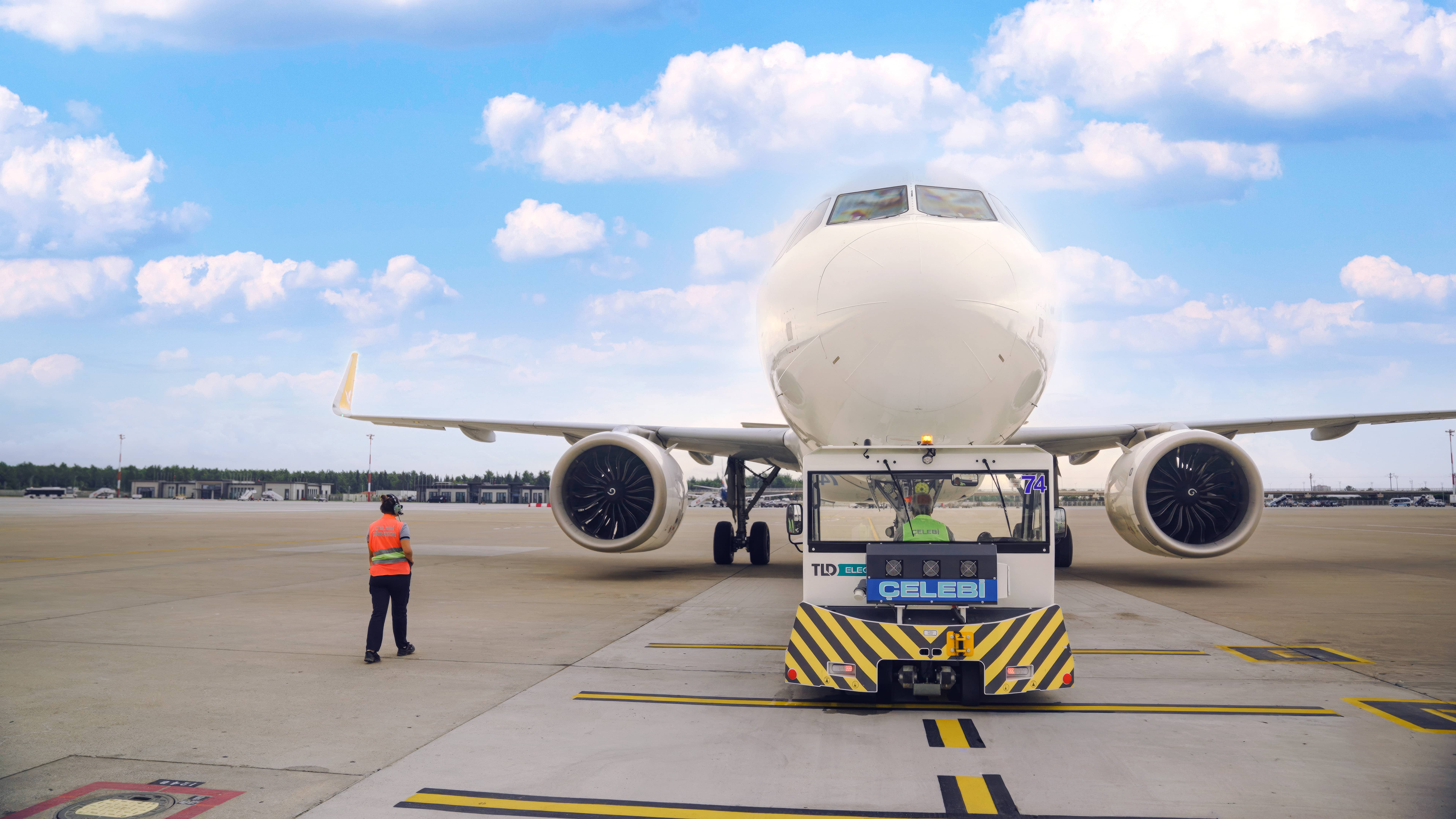 Apron Nedir? Havalimanlarında Apron Ne İşe Yarar?